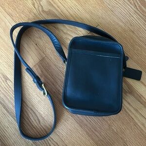 Vintage Coach crossbody bag